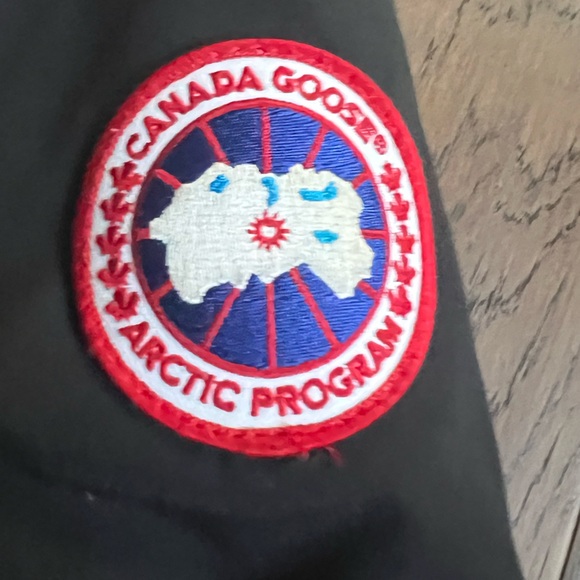 Canada Goose Kensington Parka (Black) - Picture 3 of 11